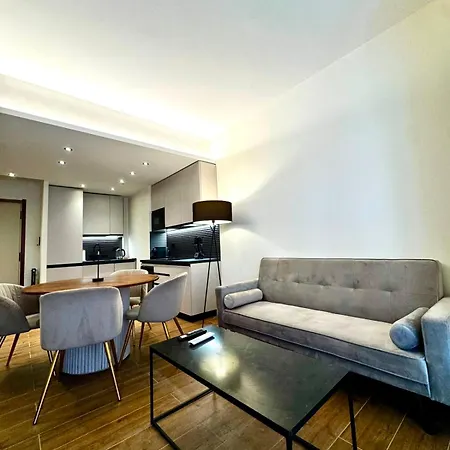 Riviera Lux 2 *