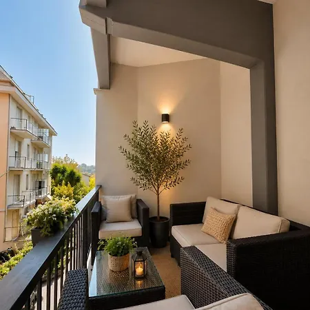 Riviera Lux 2 *